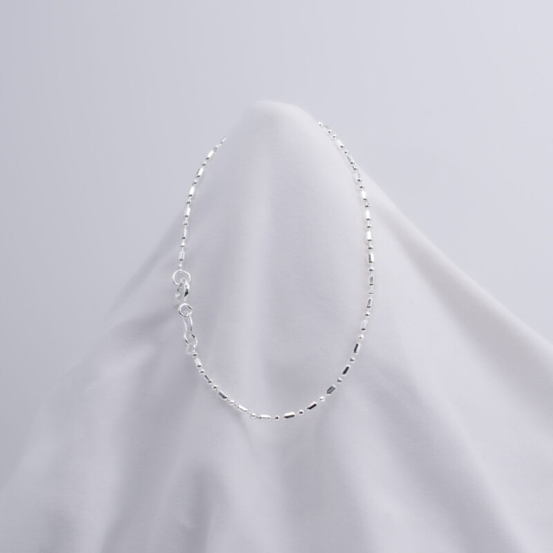 Pulsera Cilindros Pequeños y Pelotitas Pequeñas Unidas