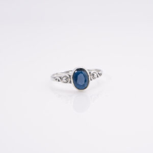 Anillo Delgado Con Piedra Raíz de Zafiro Talla 17