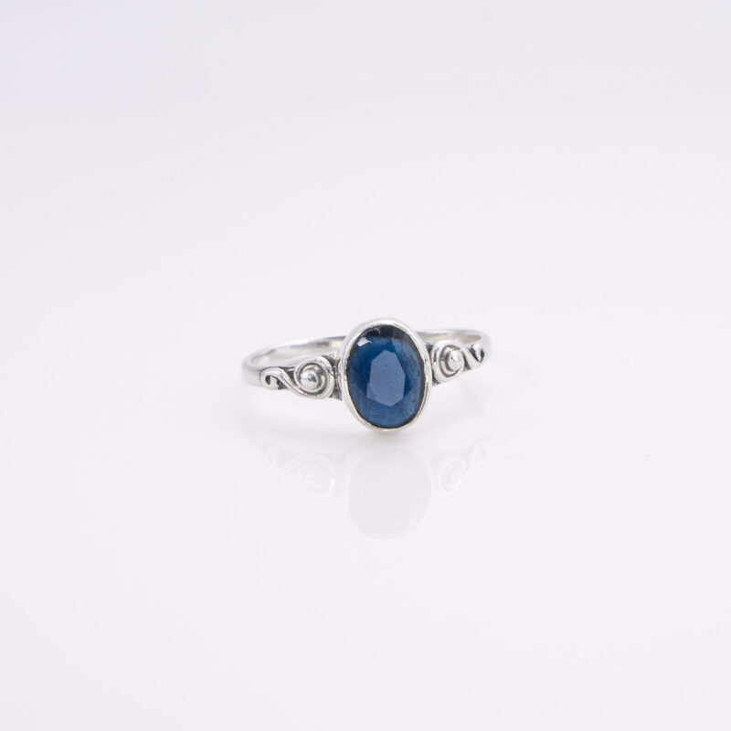 Anillo Delgado Con Piedra Raíz de Zafiro Talla 17